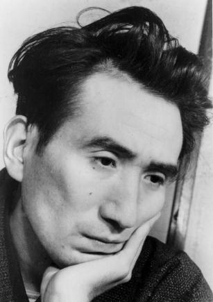 日本作家自杀的真相，他被称为日文学史上最帅的男人，死得最惨！