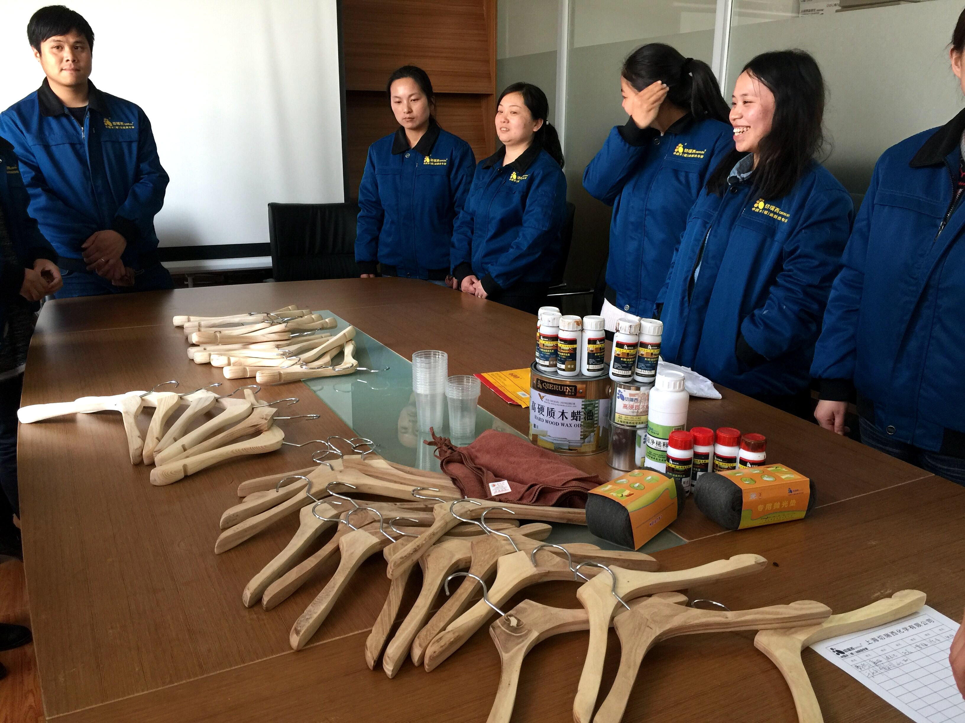 木蜡油DIY活动进行时，巧学木蜡油施工工艺