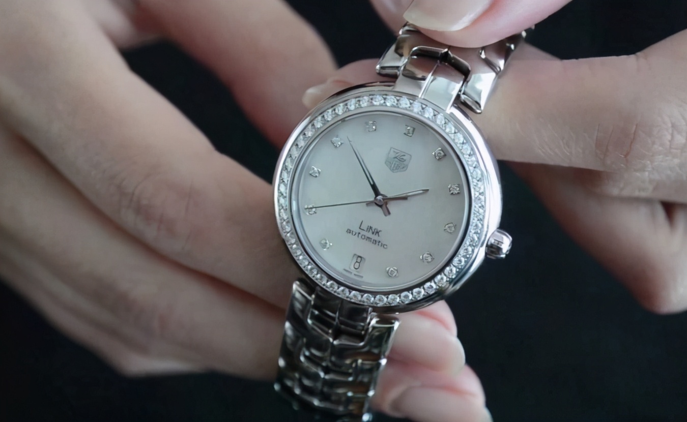 女性电子手表品牌推荐,适合年轻女性戴的手表品牌