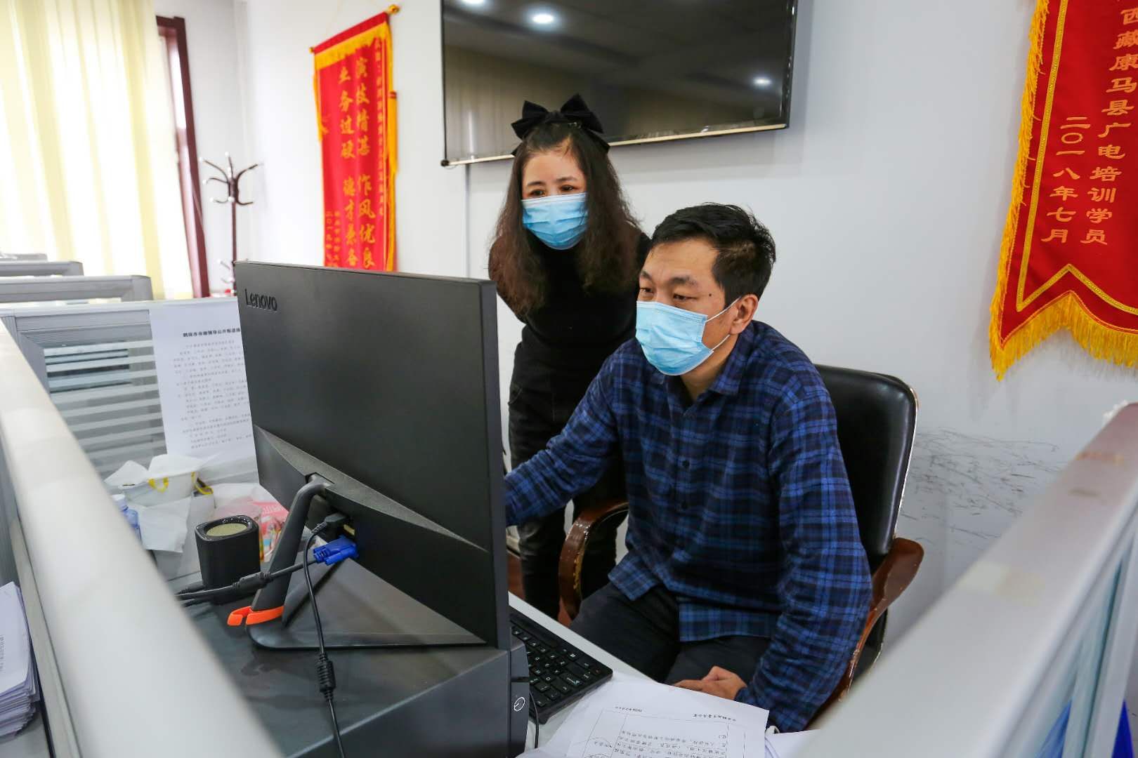 战疫致敬一线干部,战疫必胜致敬英雄