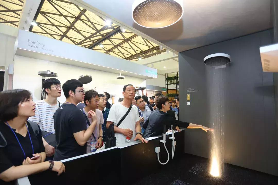 色“诱上海厨卫展！科勒、高斯...谁最出色