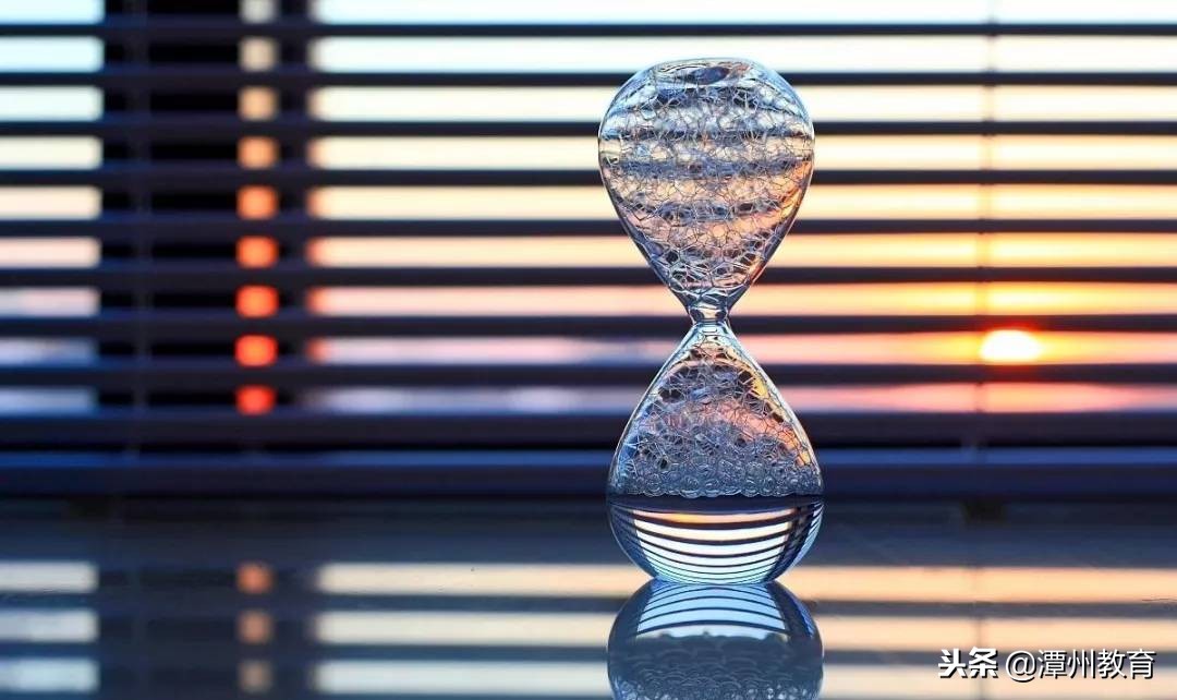 这个男生火了！他自律到上厕所都掐表，限时5分钟，简直可怕！