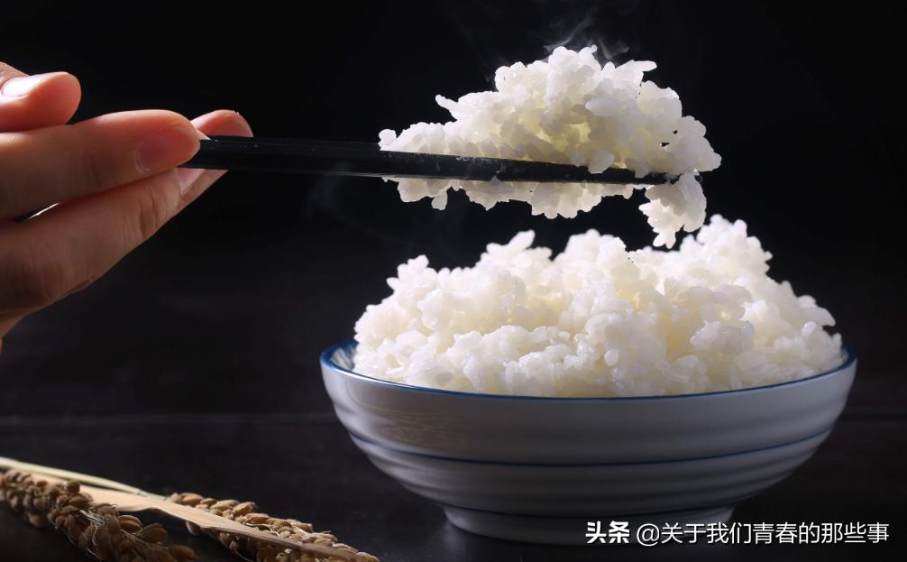 蒸米饭一半熟一半不熟,蒸米饭断电再蒸要加水吗