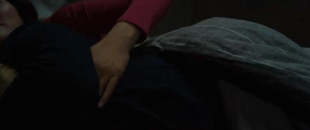 父女互换身体，这片儿骚气快要溢出屏幕