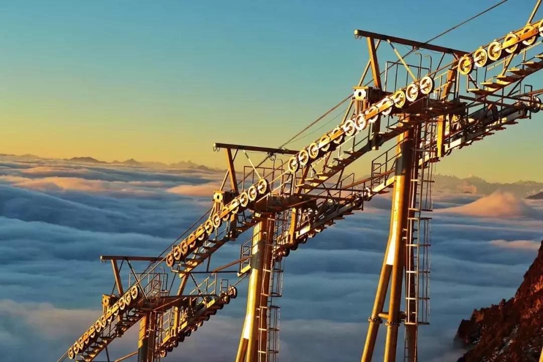 成都自驾百里杜鹃旅游攻略,万亩杜鹃花在青山幽谷