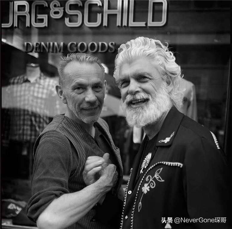 小众棕色短款皮衣,英伦机车皮衣推荐