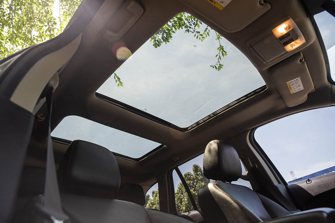 试驾福特新款福克斯视频,试驾老款福特福克斯两厢