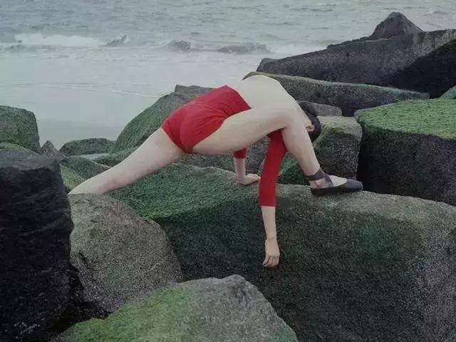 红梨色和棕红色哪个好看,2019年流行颜色红梨色