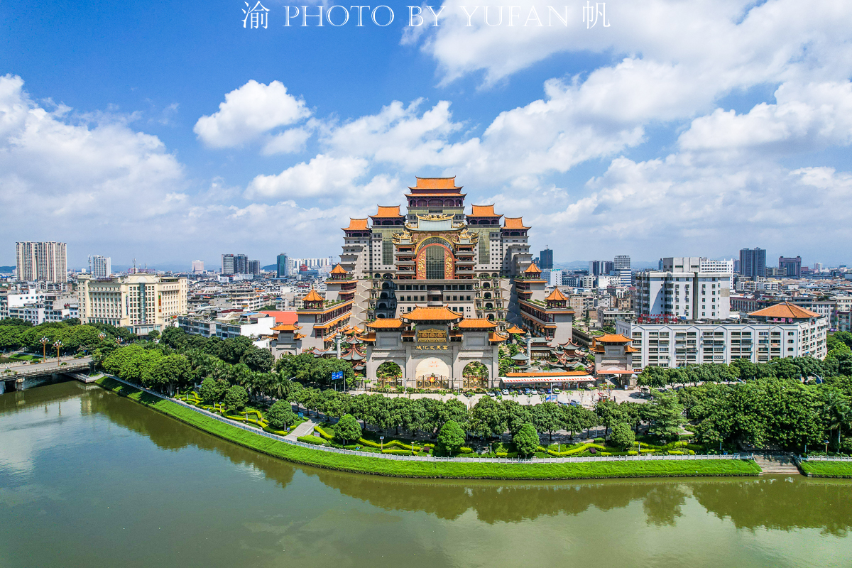 广西耗资30亿的布达拉宫在哪里,广西的布达拉宫云天宫是谁修建的