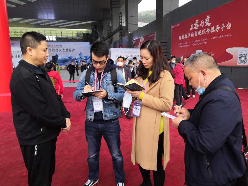 一瓶“不好喝”的老酒，让他热爱上了老酒事业！