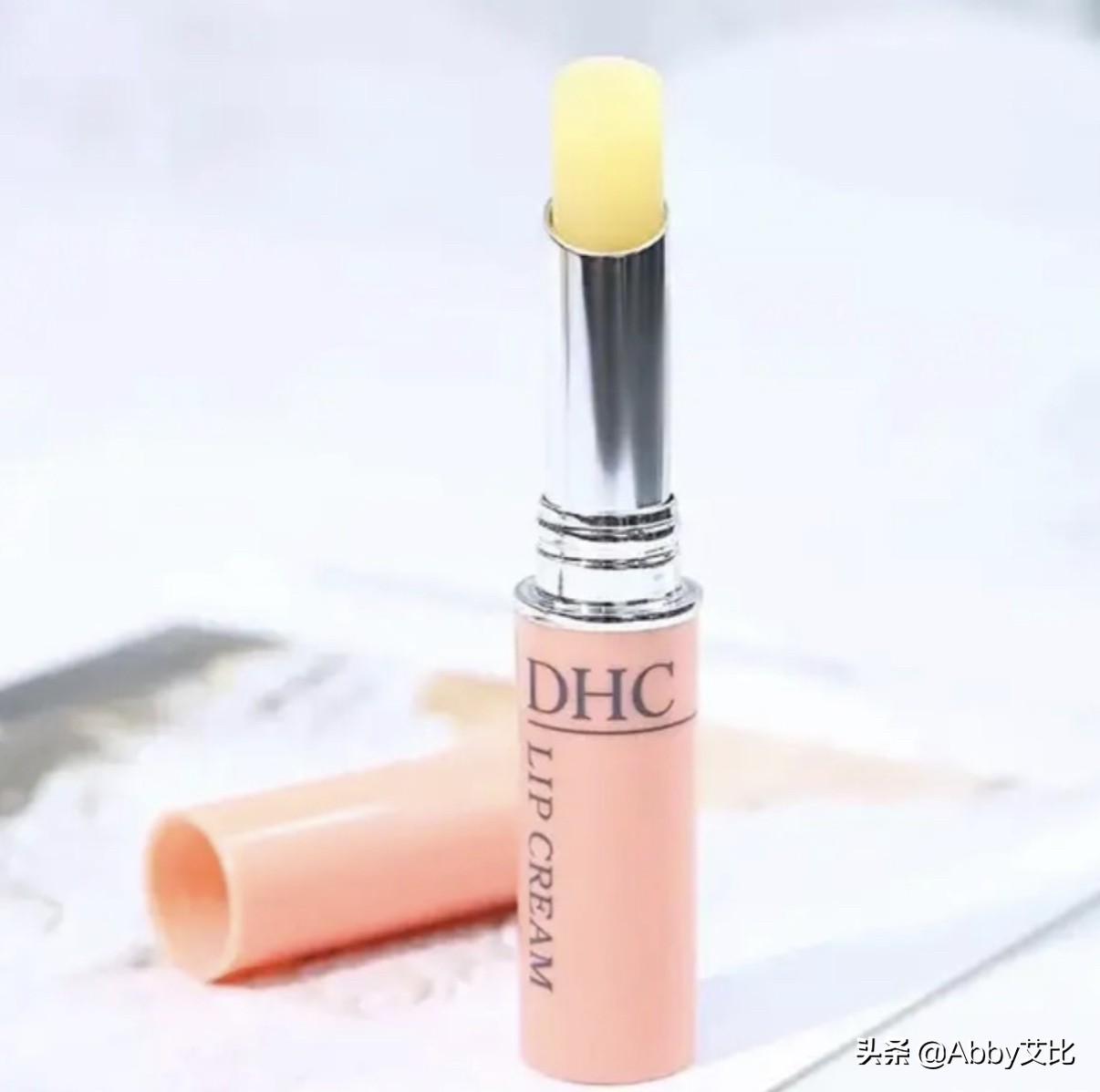 嘴唇干哪款润唇膏好,秋天嘴唇干裂推荐的润唇膏