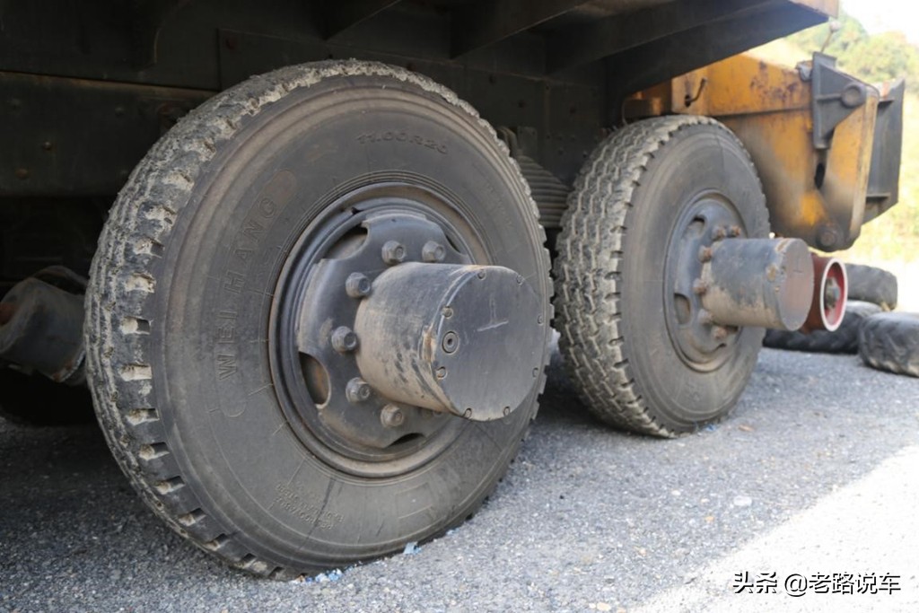 绗竴浠ｉ粍娌砵n162閲嶅瀷鍗¤溅,榛勬渤jn3261鍏搧涓ょ敤鍗¤溅