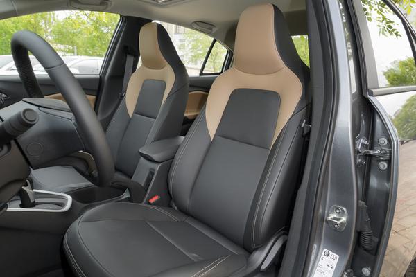 雪佛兰科沃兹4缸最低配,雪佛兰科沃兹三缸中配新车报价