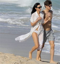 野心家邓文迪完整版,邓文迪前夫默多克家产