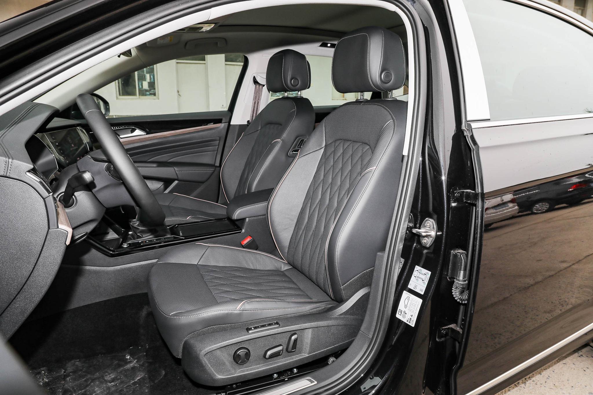 曾经的大哥领驭,帕萨特领驭属于什么档次的车