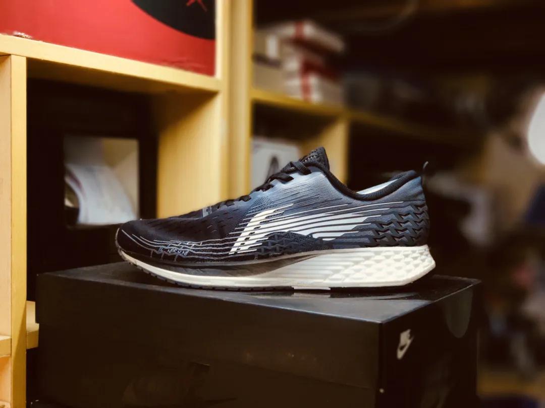 李宁赤兔4如何辨别真伪,李宁赤兔4跑1000米