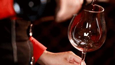 葡萄酒醒酒要多少时间最好,葡萄酒醒酒多长时间最合适