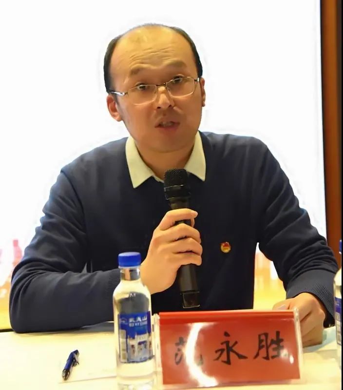 党总支召开第一次党员大会,党支部成立首次会议