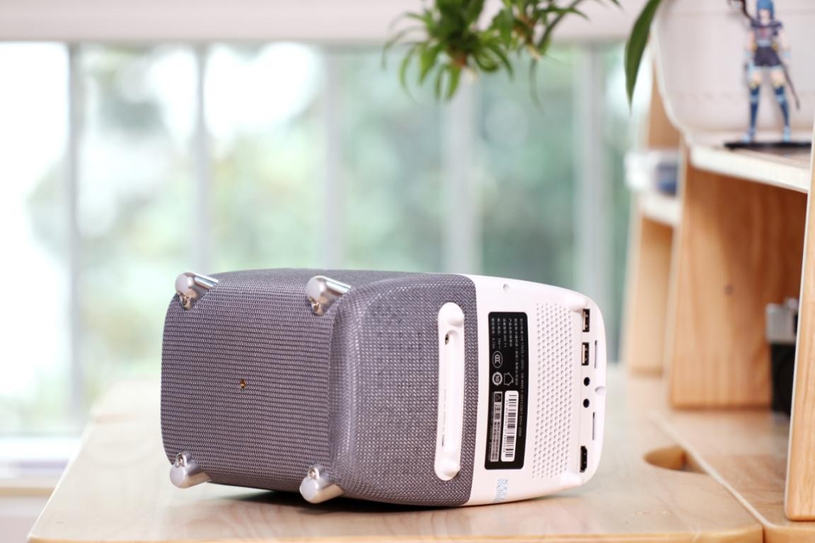 泰捷weboxt1投影仪对比极米,泰捷weboxt1投影仪和天猫魔屏对比