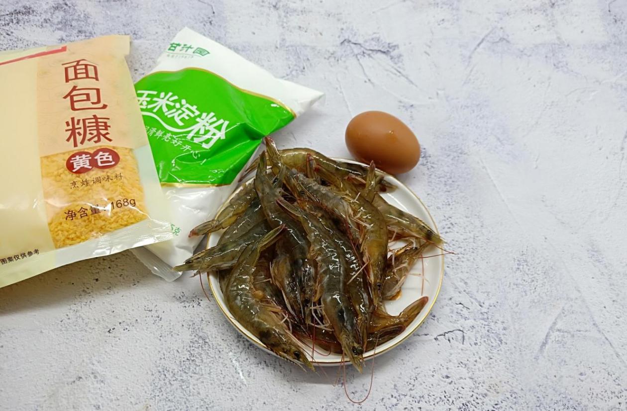 油炸虾酥脆的方法有面包糠,油炸虾是不是要裹面包糠