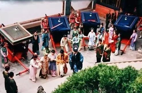 晴雯年收入多少万,晴雯死后为什么不离开贾府