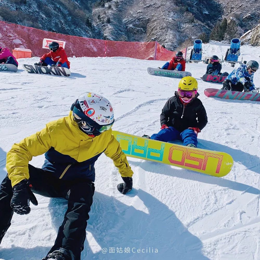 丝绸之路滑雪场民宿推荐,滑雪温泉民宿推荐