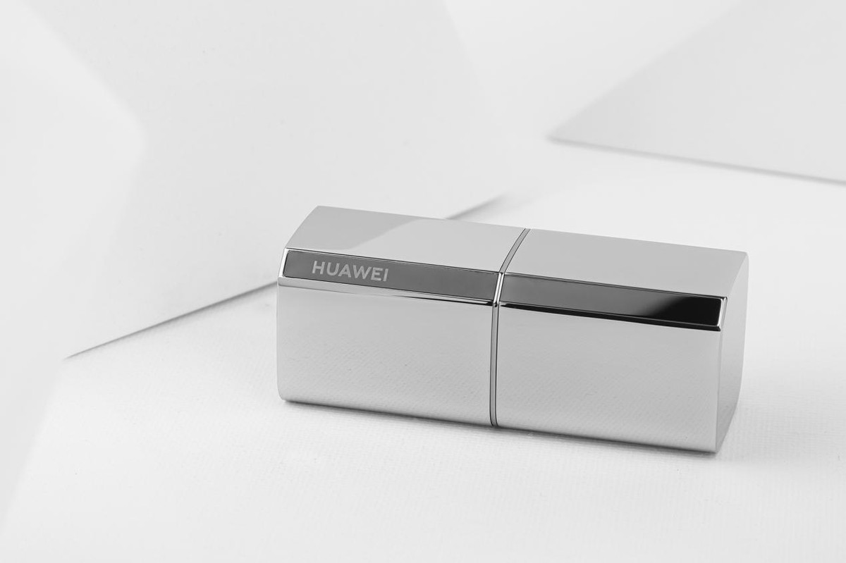 华为口红耳机保值吗,欧洲人测评华为口红耳机