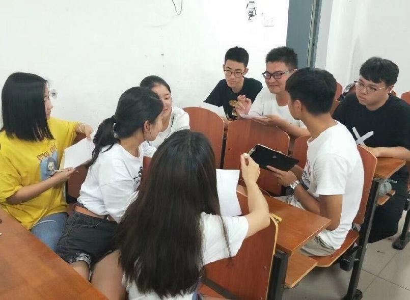 大学生与父母聊天记录,大学生和父母温馨的聊天记录