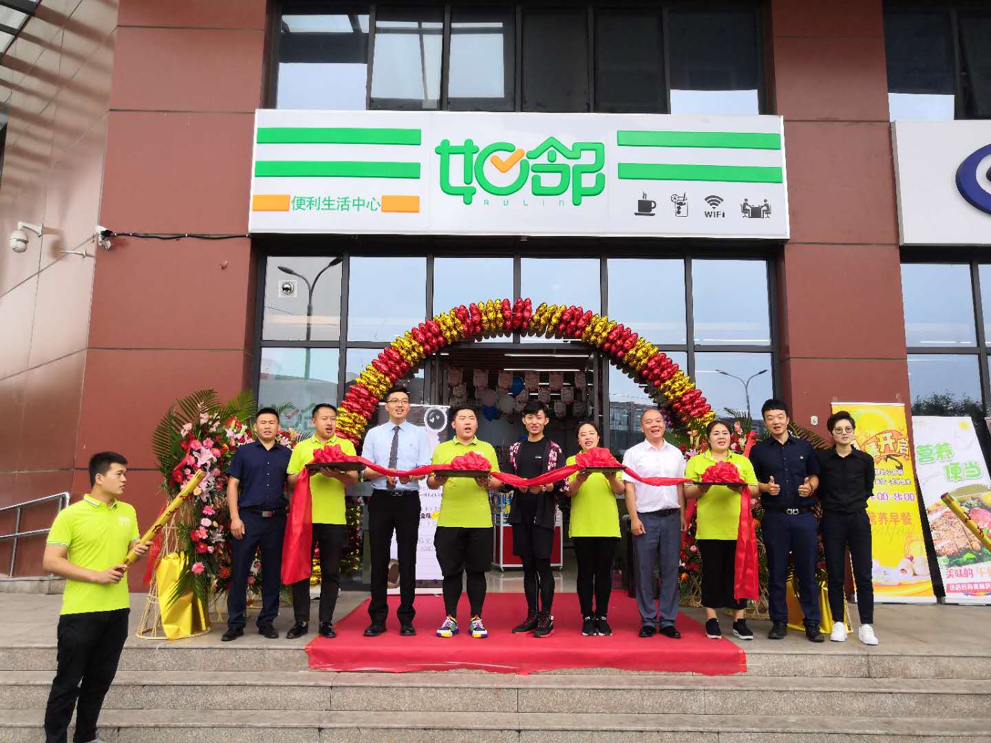 自己开便利店和加盟便利店哪个好,在便利店隔壁开一家便利店