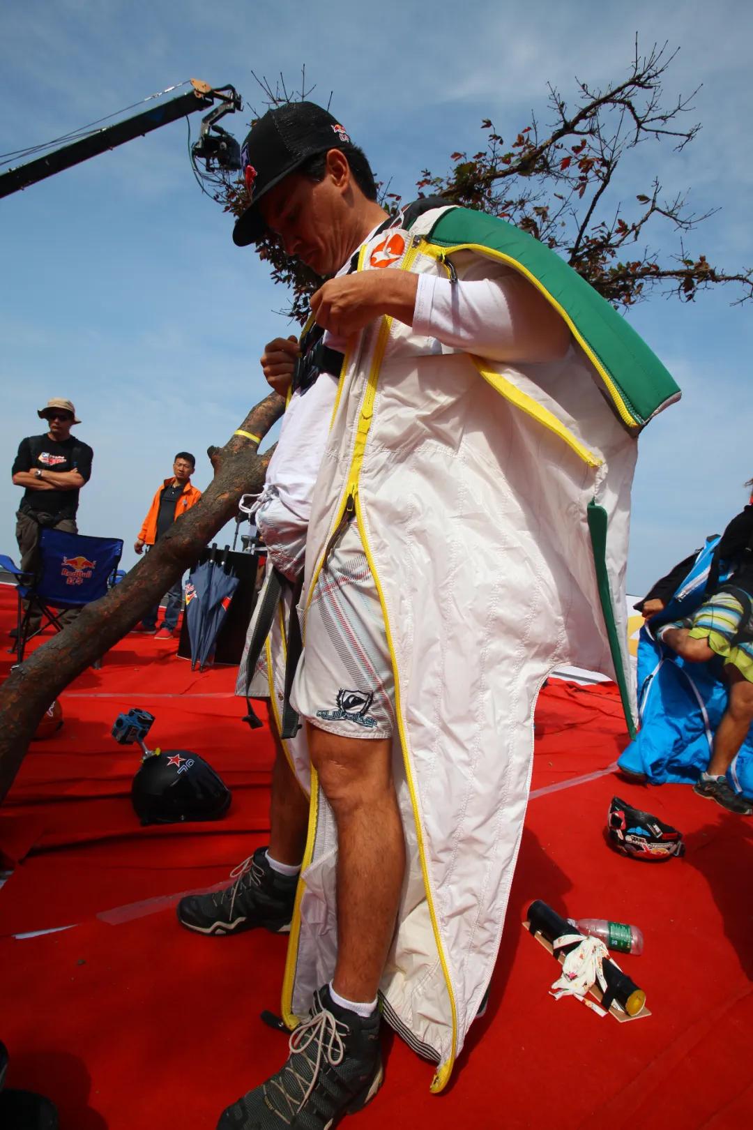 带你了解翼装飞行,翼装飞行为什么还能由低而高