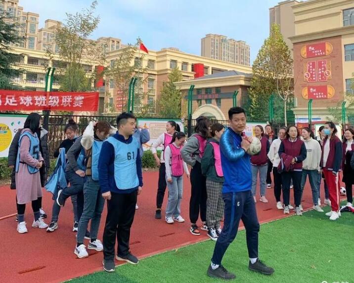 新郑市龙湖镇智慧城小学足球,新郑市校园足球比赛