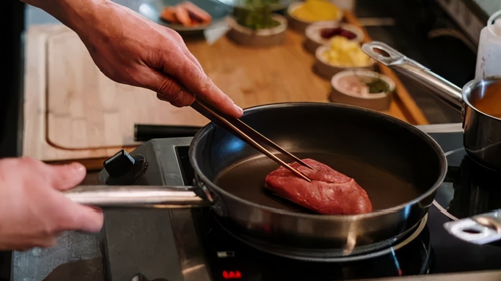 有涂层的不粘锅有毒吗,不粘锅有毒还致癌