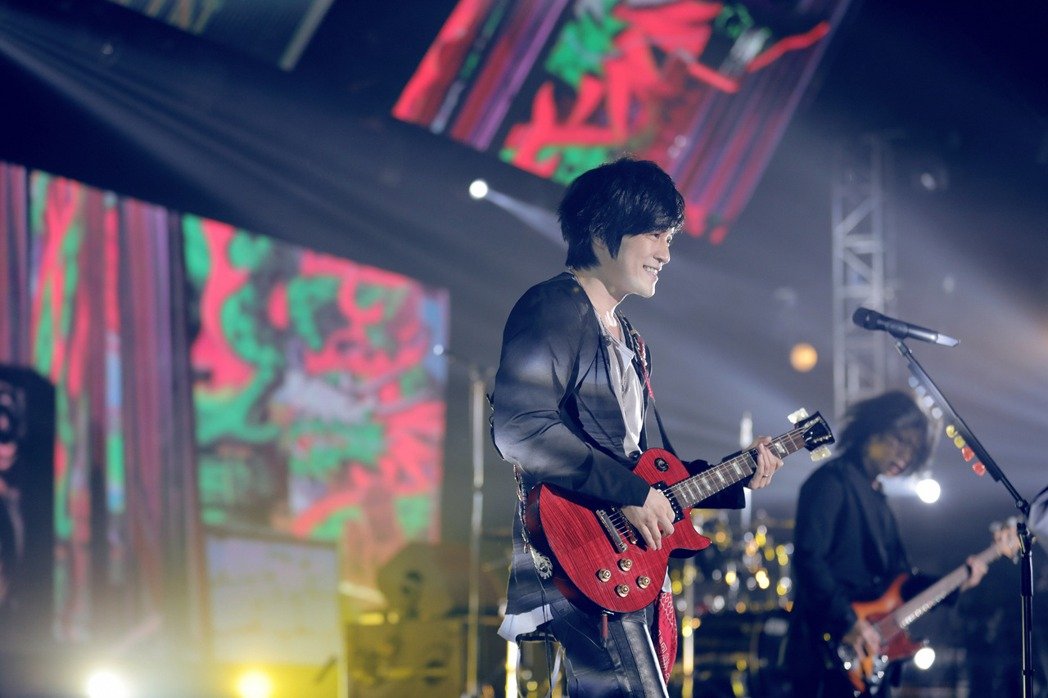 周杰伦助唱五月天,周杰伦谈和阿信说好不哭