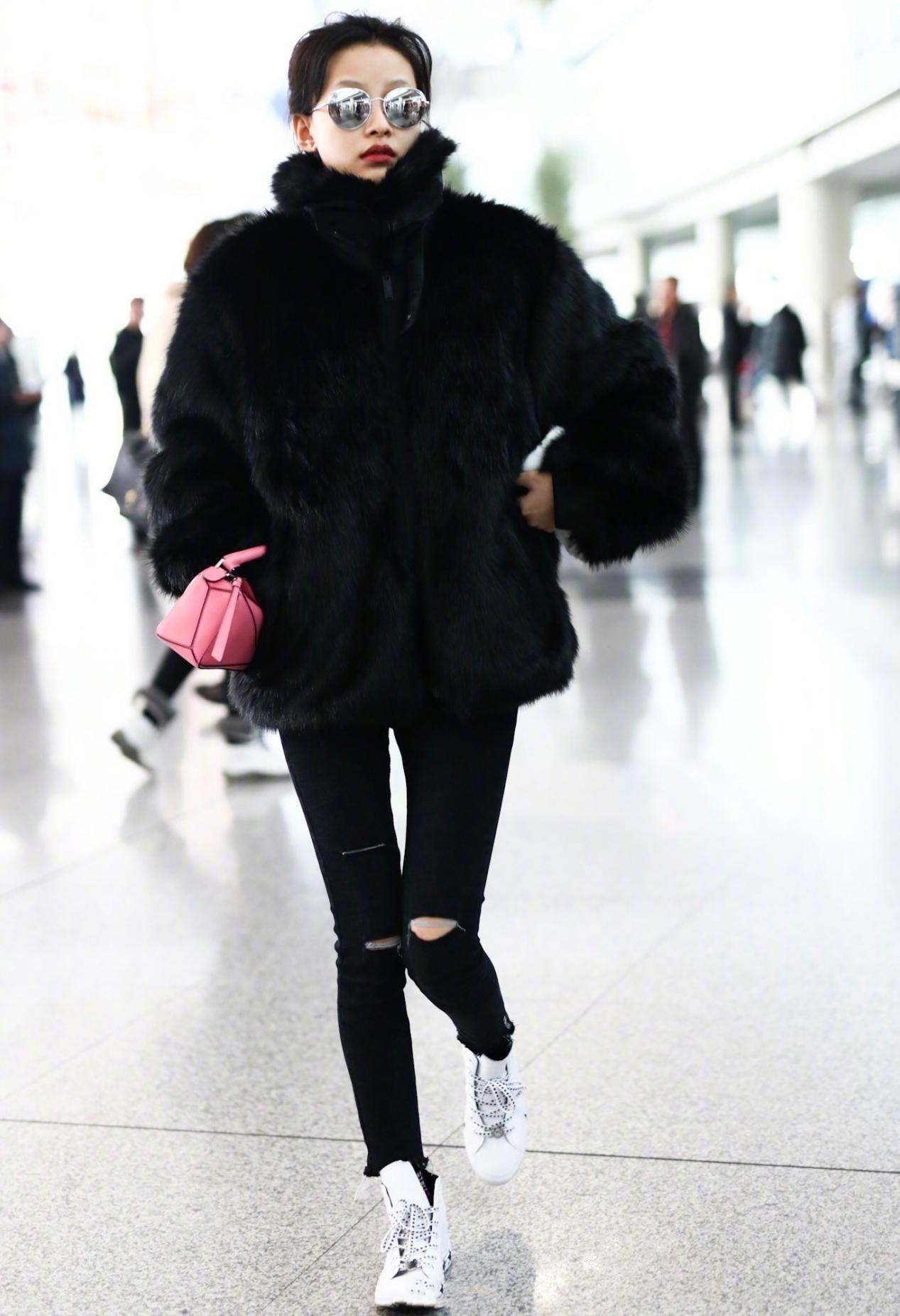 不懂大衣的廓形劝你别乱穿,皮草大衣怎么穿搭