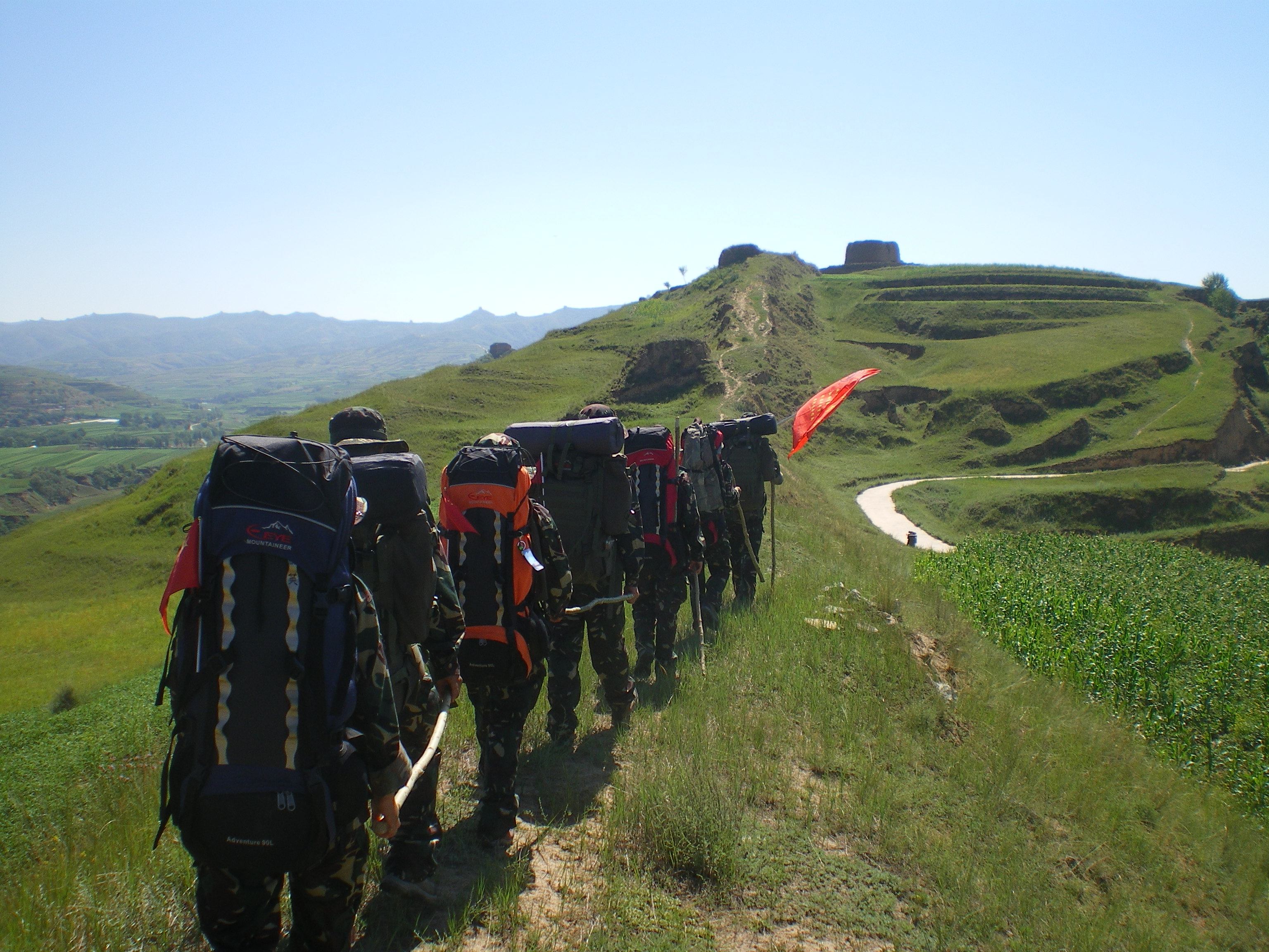徒步旅行必备十大装备有哪些呢,全国徒步旅行装备必买清单