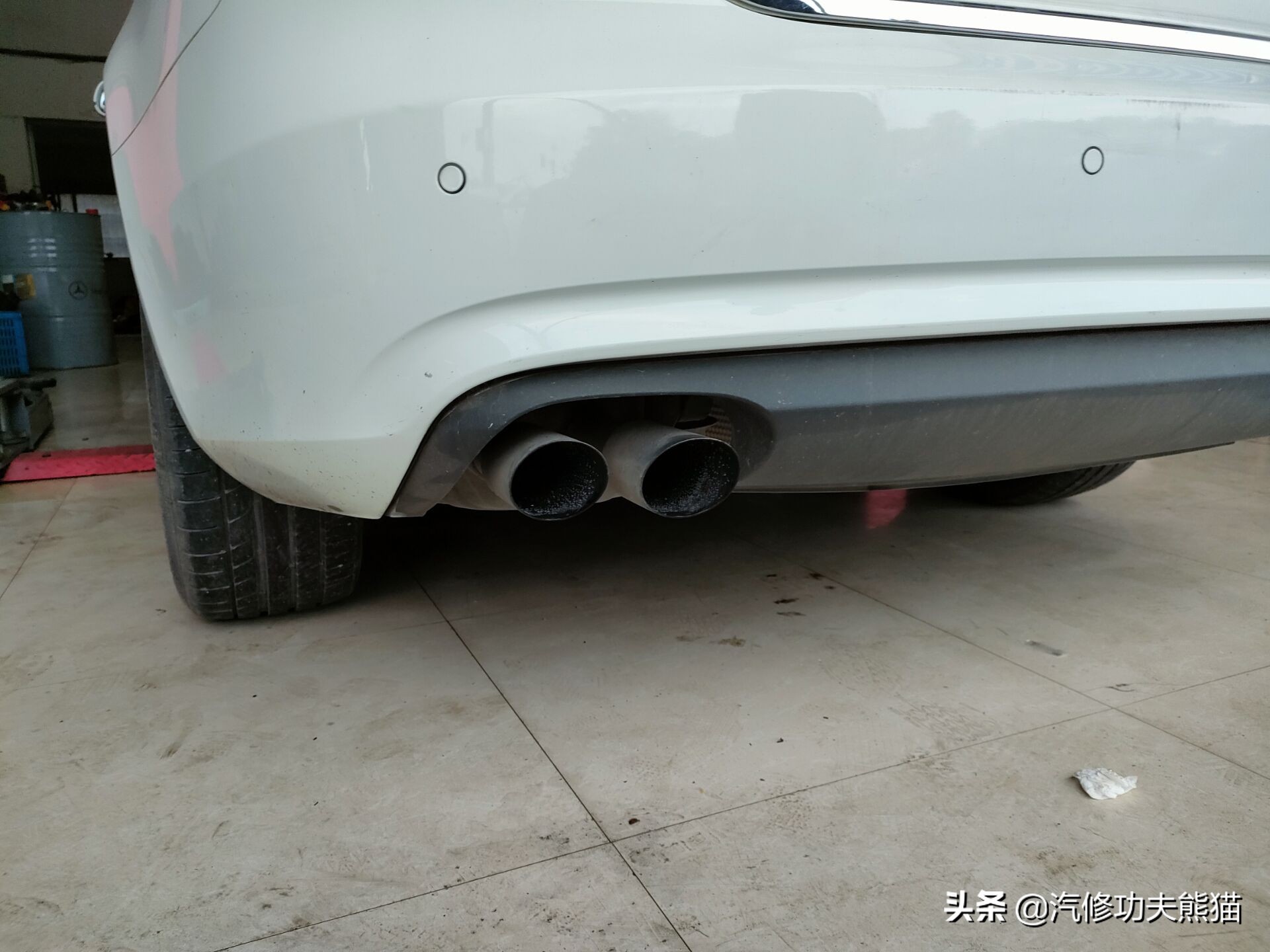 2013款奥迪a4l烧机油怎么解决,奥迪a4l突然全车无电是什么原因