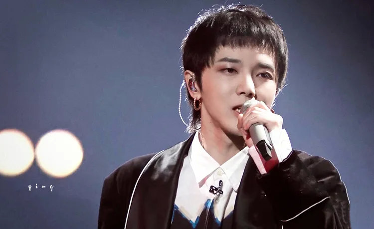 为什么听华晨宇的歌会想哭,为啥华晨宇的歌一般人欣赏不来