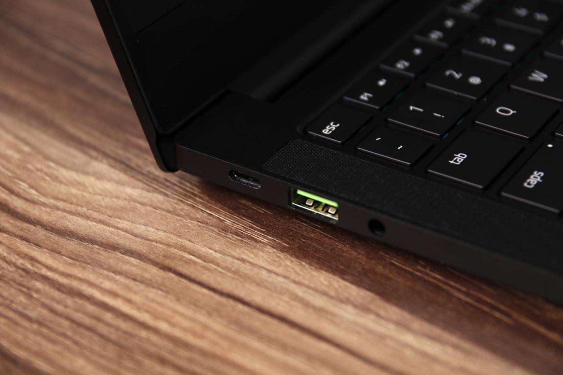 雷蛇13潜行版,一万三买游戏本