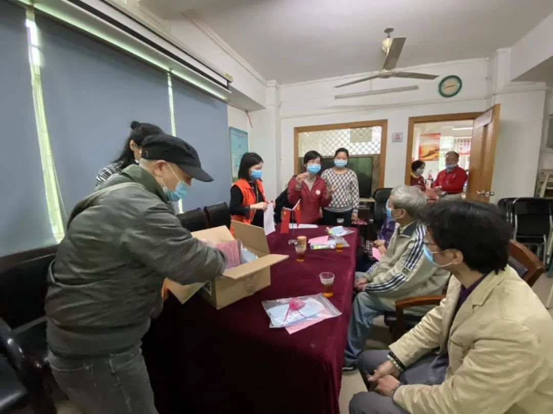 荔湾｜华林街的这些街坊收到了一份暖心大礼包……