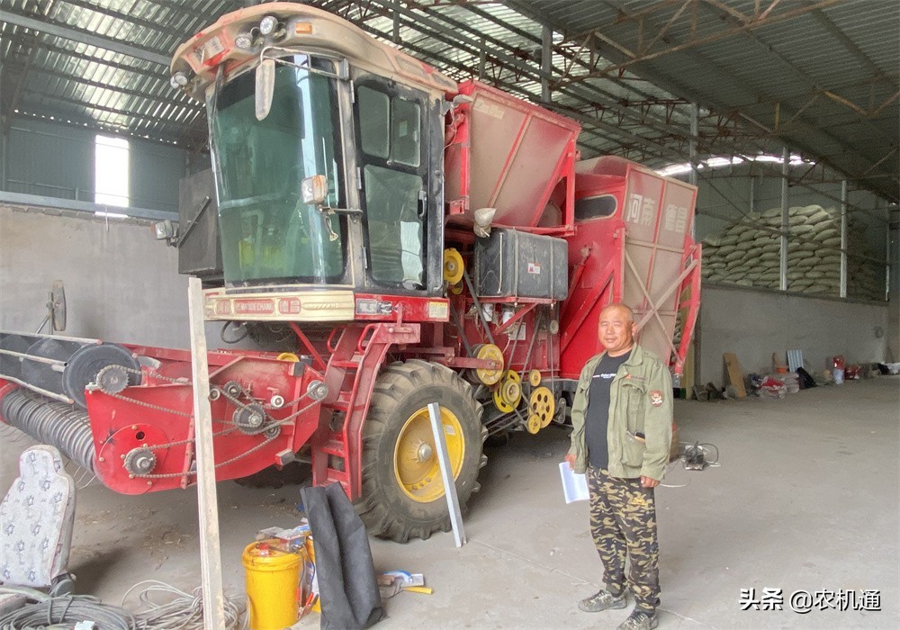 现在最新款的花生收获机,全网最牛逼的花生收获机