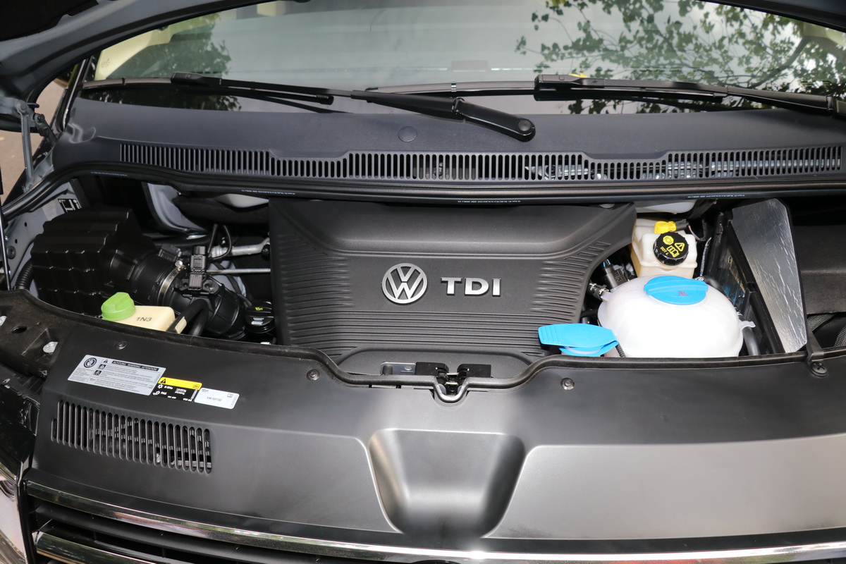 进口大众multivan精彩实拍展示,19年大众帕萨特混动试驾