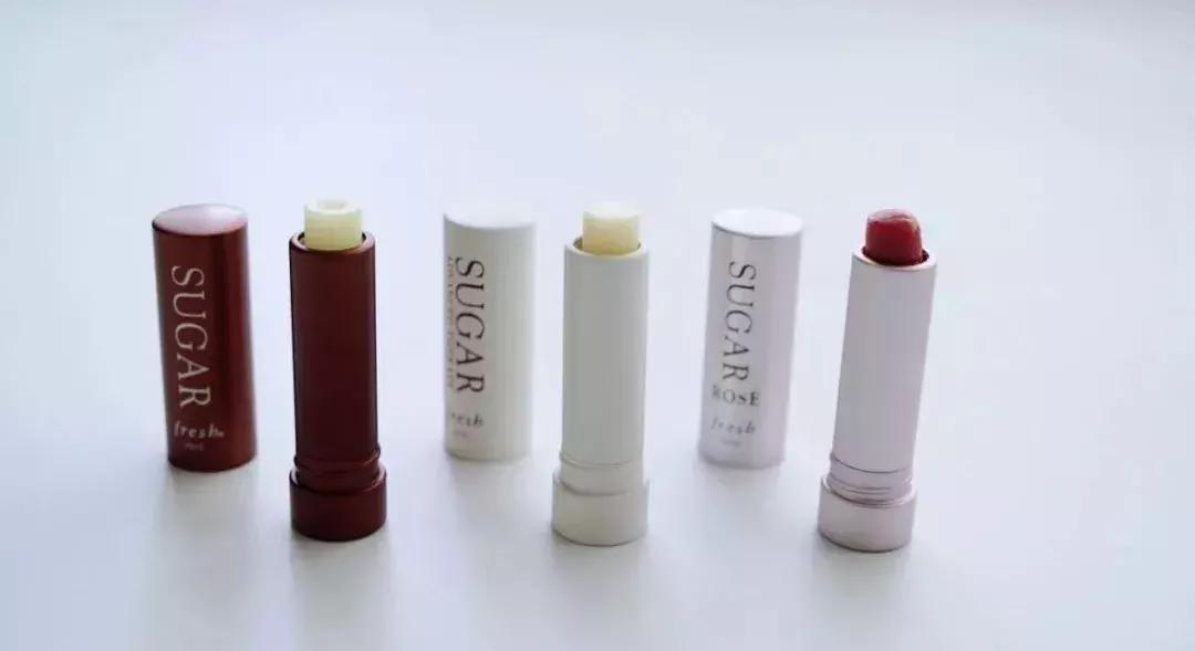 25支秋冬唇膏大型测评｜越搽越干？唇炎？最佳口红打底？