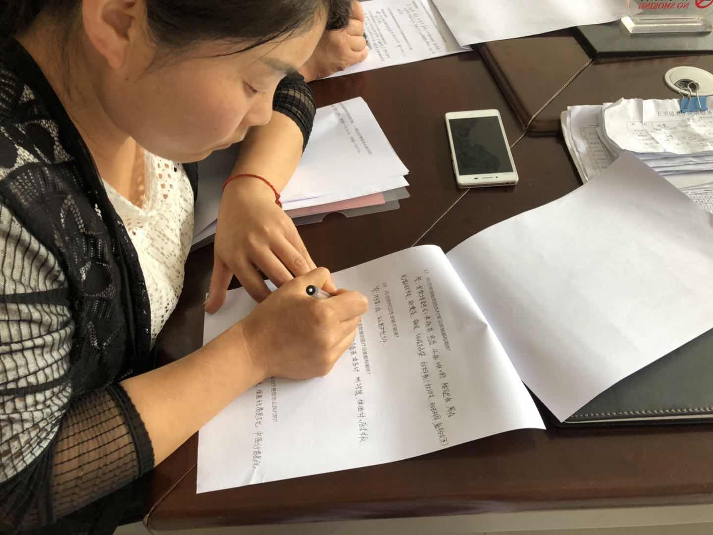 医院健康扶贫工作督导检查报道,卫生健康局扶贫工作汇报