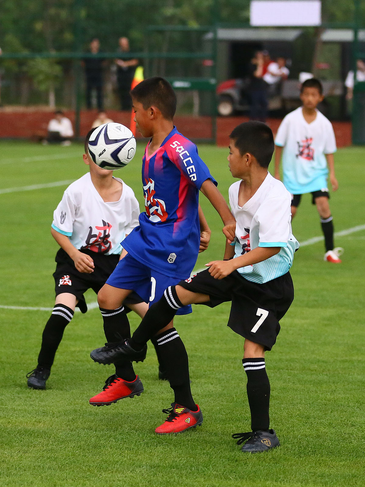 华彬新星杯中西部少年足球联赛,青少年足球比赛足球精神