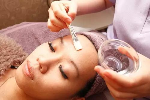 什么是果酸换肤有副作用吗,果酸换肤没有脱皮就没有效果吗