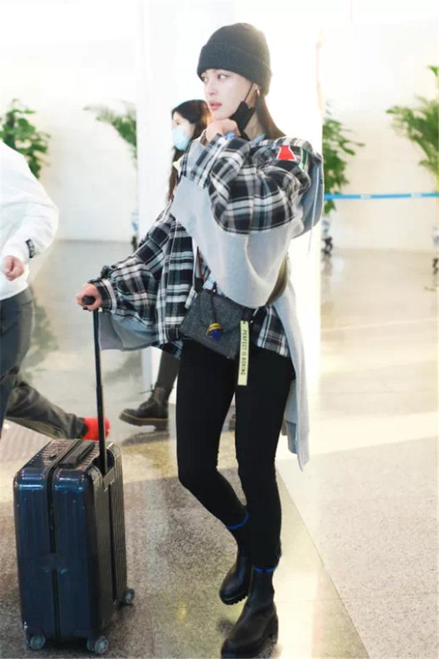 杨幂超爱这款烟筒靴！不仅能拯救腿型不直，还显高又显瘦