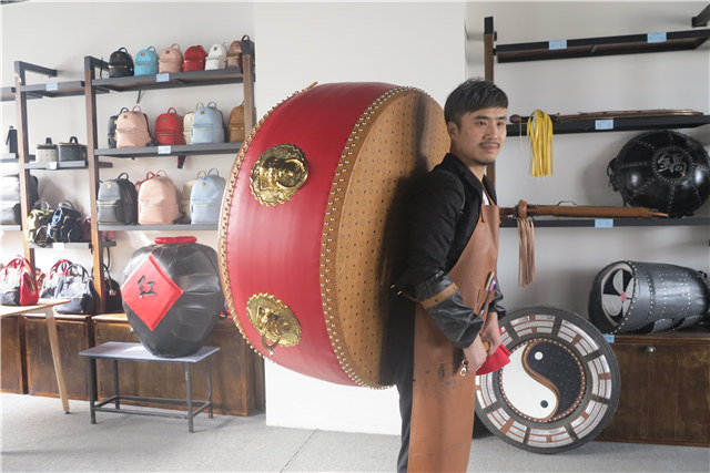 皮包，只有你想不到的，没有他做不出的，这个网红有一套