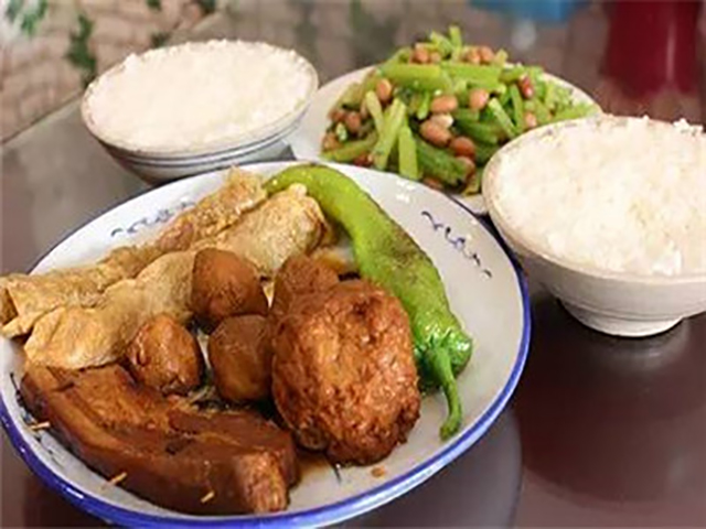 吃一顿正宗的甏肉干饭,真材实料才能做出好味道甏肉干饭