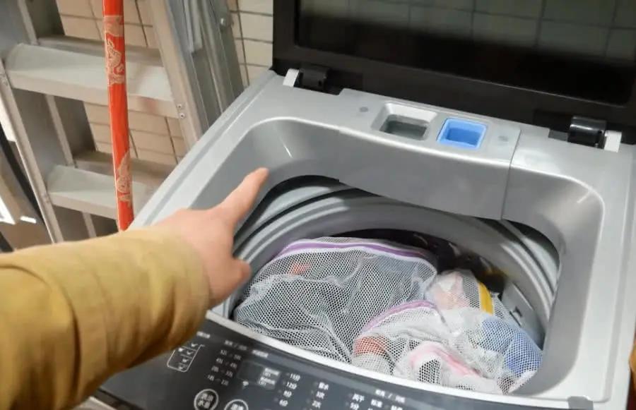 洗完衣服都是纸屑处理妙招,冬季洗完衣服很多毛絮怎么办