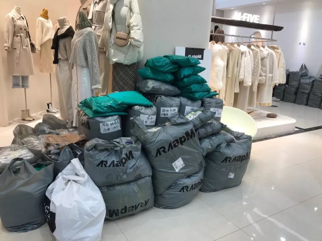 广东服装厂家直销批发市场,广东当季服装市场报价